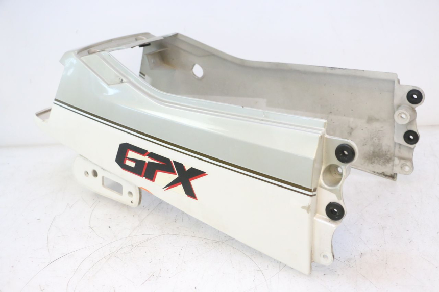 photo de CARENAGEM TRASEIRA KAWASAKI GPX F ZX750F 750 (1986 - 1990) - Peça verificada
