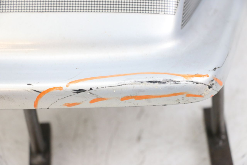 photo de CARROÇARIA TRASEIRA SUZUKI GSX E 250 (1982 - 1983) - Zoom do estado de desgaste
