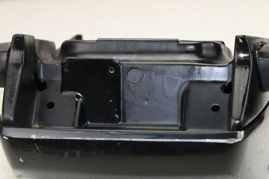 photo de CARROÇARIA TRASEIRA BMW K LT ABS 1100 (1990 - 1996) - Zoom do estado de desgaste