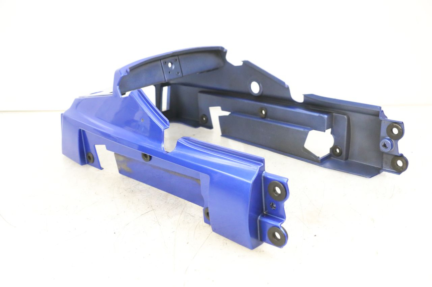 photo de CARROÇARIA TRASEIRA KAWASAKI GTR 1000 (1994 - 2004) - Outro ângulo de visão
