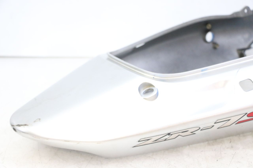 photo de CARROÇARIA TRASEIRA KAWASAKI ZR7 ZR-7 S 750 (1999 - 2004) - Vista de perto
