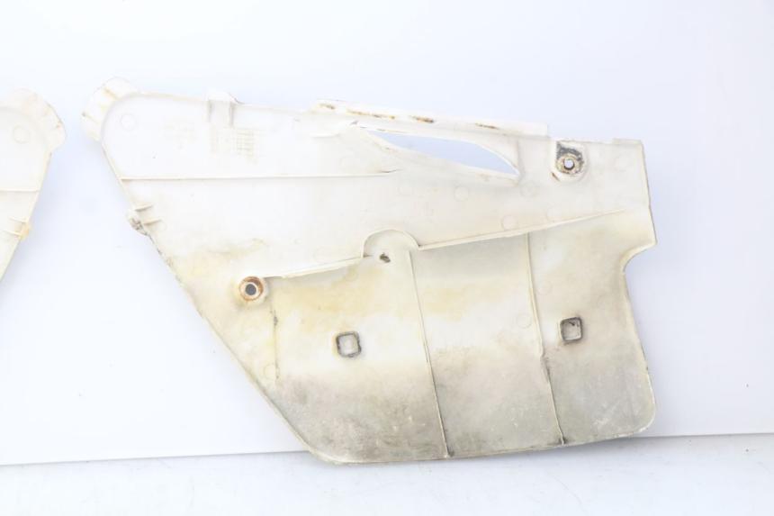 photo de CARROÇARIA TRASEIRA KAWASAKI KX 250 (1994 - 1998) - Outro ângulo de visão