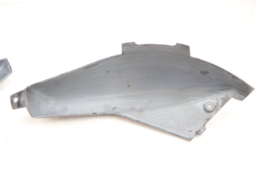 photo de CARENAGEM TRASEIRA PEUGEOT LUDIX ONE 50 (2004 - 2006) - Marcações e referências