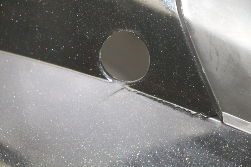 photo de CARROÇARIA TRASEIRA SYM MIO 50 (2011 - 2017) - Detalhes característicos