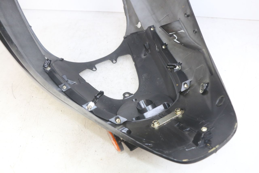 photo de CARROÇARIA TRASEIRA SYM MIO 50 (2011 - 2017) - Pontos de fixação