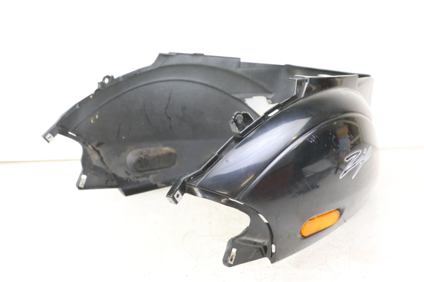 photo de CARROÇARIA TRASEIRA PIAGGIO ZIP 4T 50 (2018 - 2020) - Outro ângulo de visão