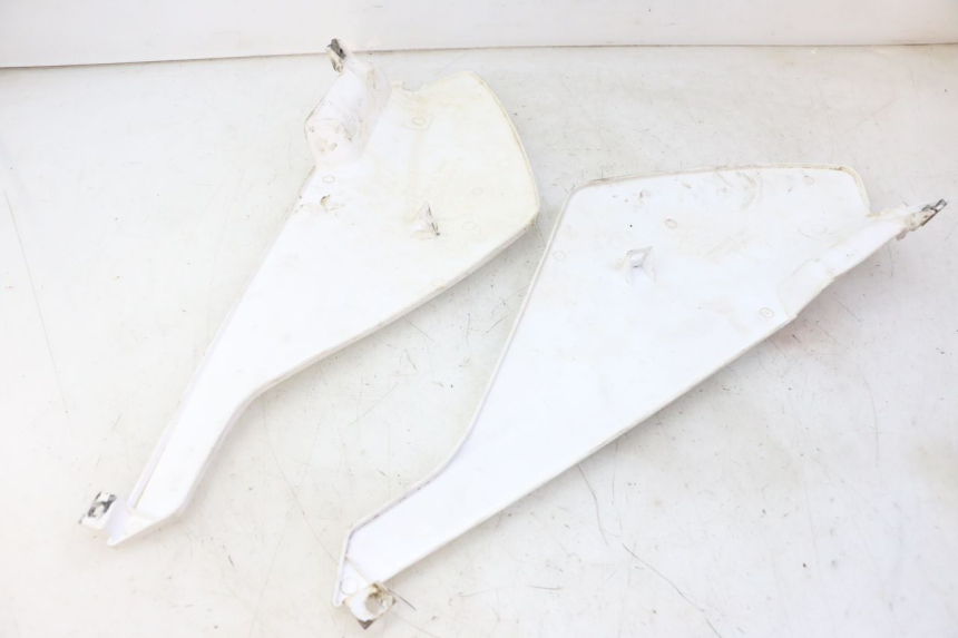 photo de CARROÇARIA TRASEIRA DERBI SENDA SM DRD 50 (2008 - 2013) - Pontos de fixação