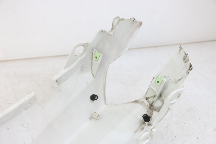 photo de CARROÇARIA TRASEIRA PEUGEOT STREETZONE 2T 50 (2014 - 2019) - Detalhes característicos