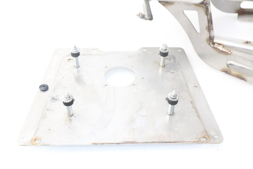 photo de CARROÇARIA TRASEIRA YAMAHA TDM ABS 900 (2002 - 2014) - Ampliação dos componentes