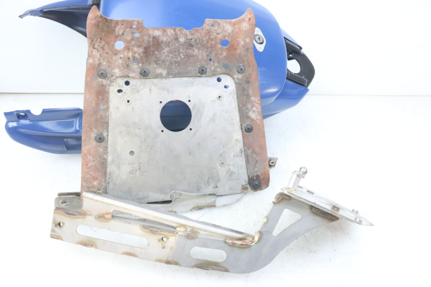 photo de CARROÇARIA TRASEIRA YAMAHA TDM ABS 900 (2002 - 2014) - Detalhes característicos