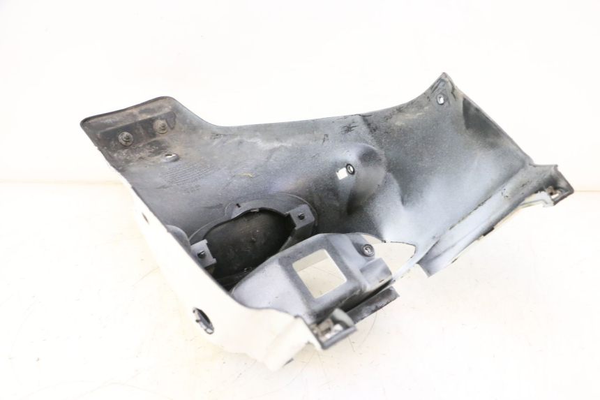 photo de CARROÇARIA TRASEIRA PEUGEOT TREKKER 50 (1995 - 2004) - Zoom do estado de desgaste
