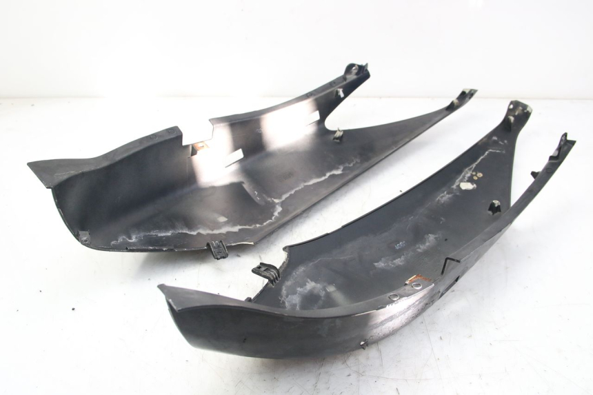 photo de CARROÇARIA TRASEIRA YAMAHA XMAX X-MAX 125 (2006 - 2009) - Marcações e referências