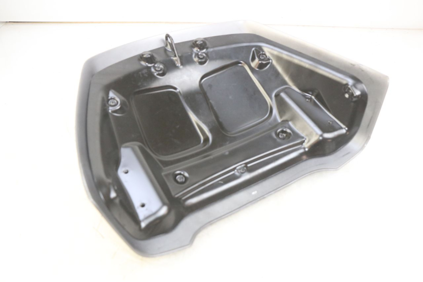 photo de CARROÇARIA TRASEIRA PIAGGIO XEVO - X EVO 125 (2007 - 2017) - Detalhe da peça