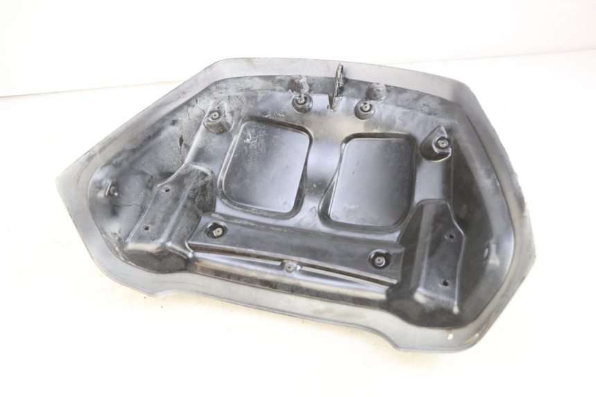photo de CARROÇARIA TRASEIRA PIAGGIO XEVO - X EVO 125 (2007 - 2017) - Zoom do estado de desgaste