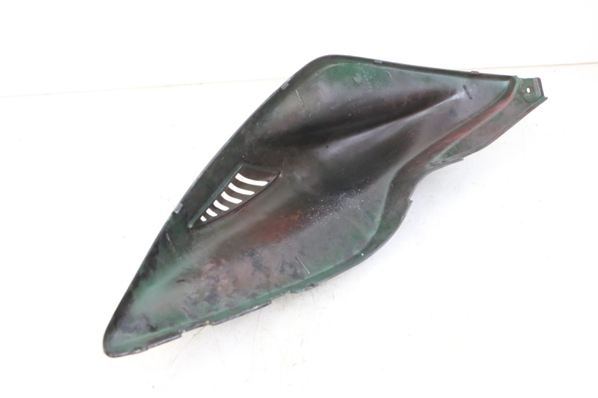 photo de CARROÇARIA TRASEIRA YAMAHA AEROX 50 (1997 - 2006) - Detalhes característicos