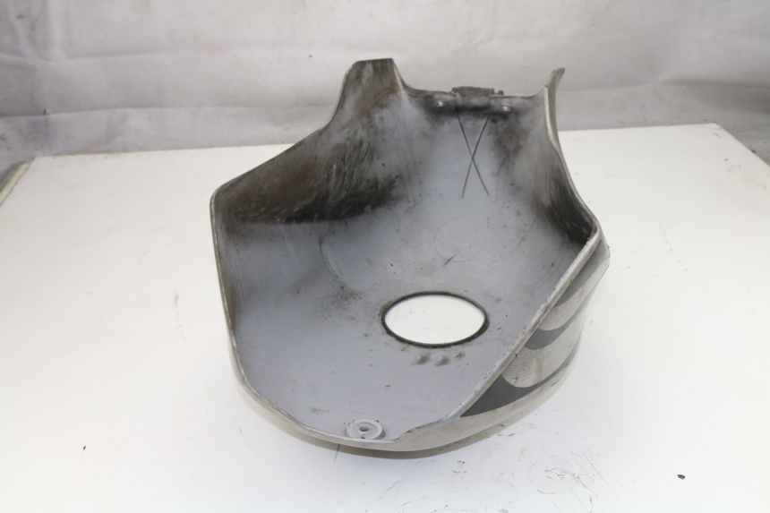 photo de CARROÇARIA DO RESERVATÓRIO APRILIA RS 50 (1999 - 2005) - Detalhe da peça