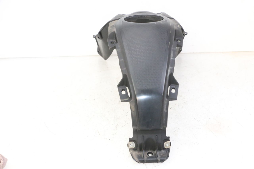 photo de CARROÇARIA DO RESERVATÓRIO BMW G310 R 310 (2016 - 2020) - Pontos de fixação