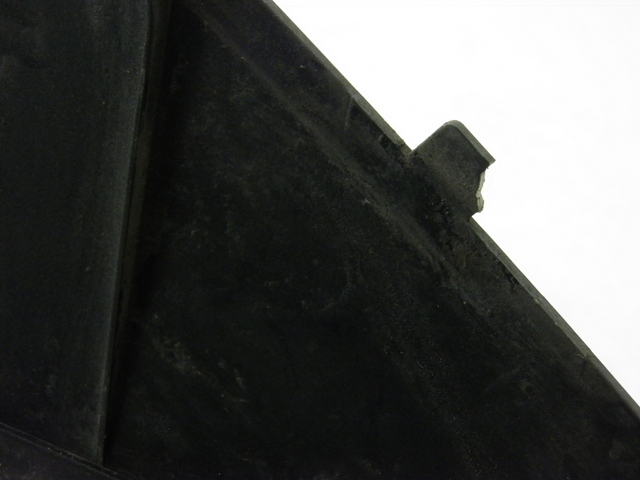 photo de CARROÇARIA RESERVATÓRIO HONDA FES PANTHEON 125 (2003 - 2007) - Detalhes característicos