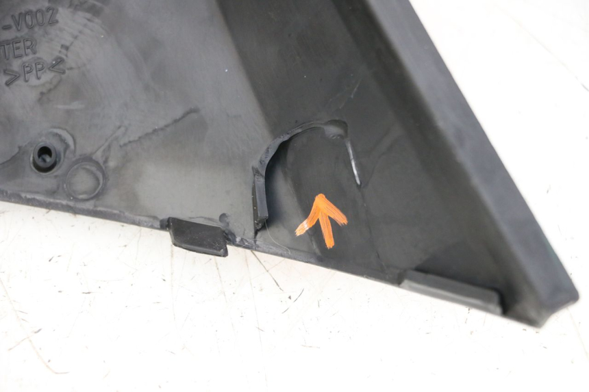 photo de CARROÇARIA DO RESERVATÓRIO HONDA PCX (JF57/JF64) 125 (2014 - 2018) - Detalhe da peça