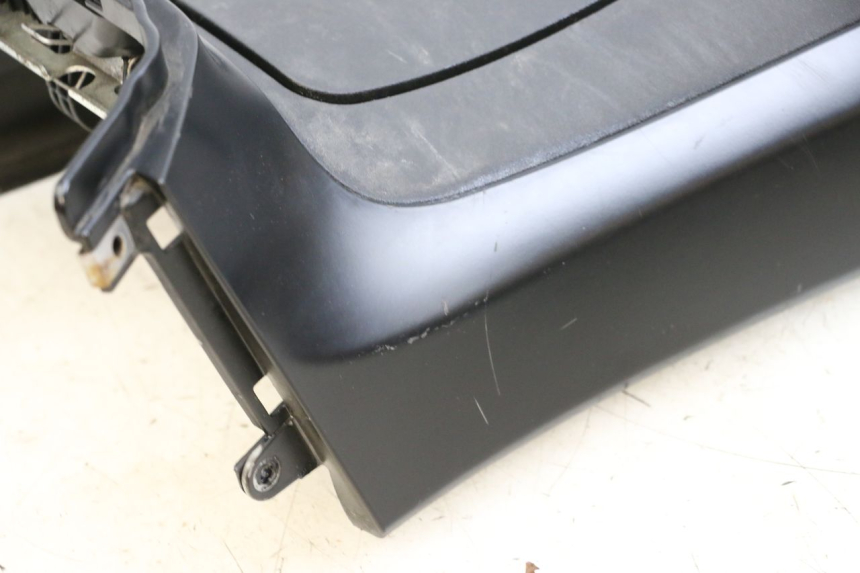 photo de CARROÇARIA DO RESERVATÓRIO PIAGGIO MP3 HPE 350 (2018 - 2020) - Inspeção visual