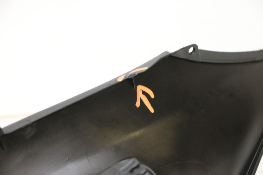 photo de CARROÇARIA DO RESERVATÓRIO PIAGGIO MP3 HPE 300 (2019 - 2026) - Pontos de fixação