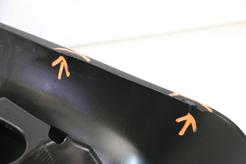 photo de CARROÇARIA DO RESERVATÓRIO PIAGGIO MP3 HPE 300 (2019 - 2026) - Marcações e referências