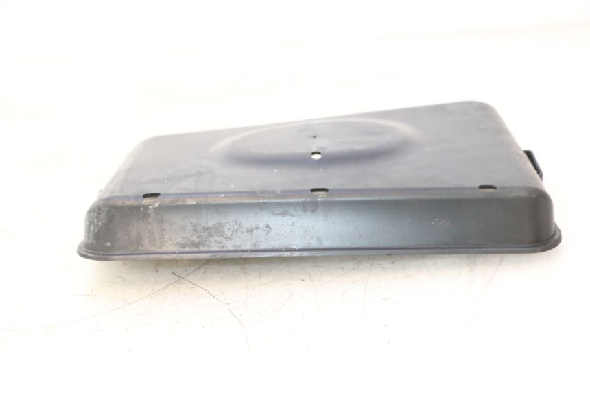 photo de CARROÇARIA TANQUE PIAGGIO MP3 HPE 530 (2022 - 2026) - Detalhe da peça