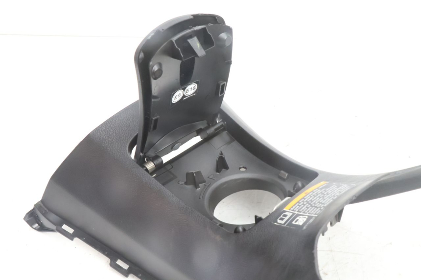 photo de CARROÇARIA RESERVATÓRIO YAMAHA N-MAX NMAX 125 (2021 - 2024) - Outro ângulo de visão