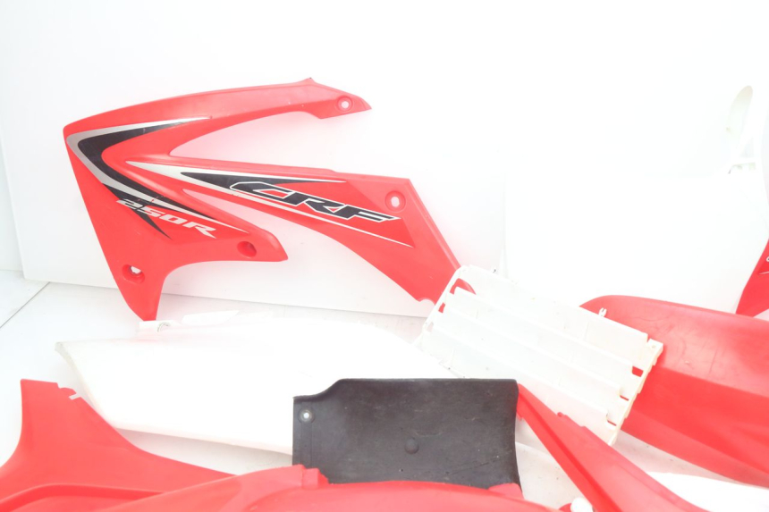 photo de CARROÇARIA E CARENAGEM COMPLETA HONDA CRF 250 (2013 - 2016) - Estado da superfície