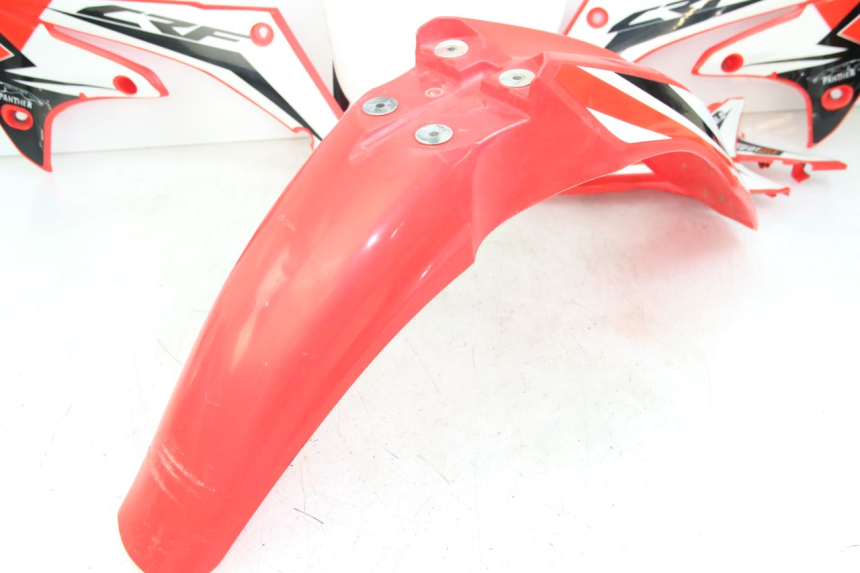 photo de CARROÇARIA E CARENAGEM COMPLETA HONDA CRF 250 (2010 - 2013) - Detalhes característicos