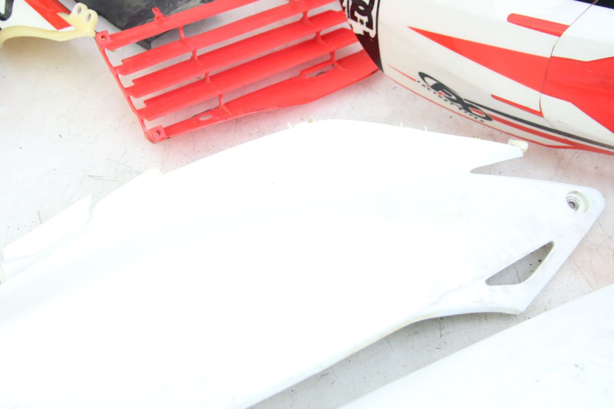 photo de CARROÇARIA E CARENAGEM COMPLETA HONDA CRF 250 (2010 - 2013) - Ampliação técnica