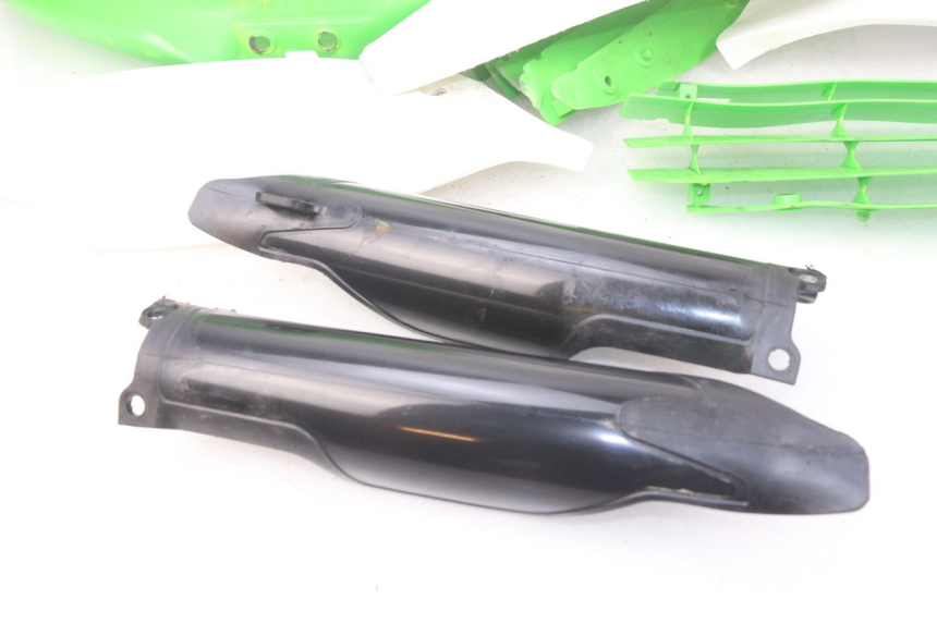 photo de CARROÇARIA E CARENAGEM COMPLETA KAWASAKI KX F KXF 450 (2012 - 2015) - Zoom do estado de desgaste