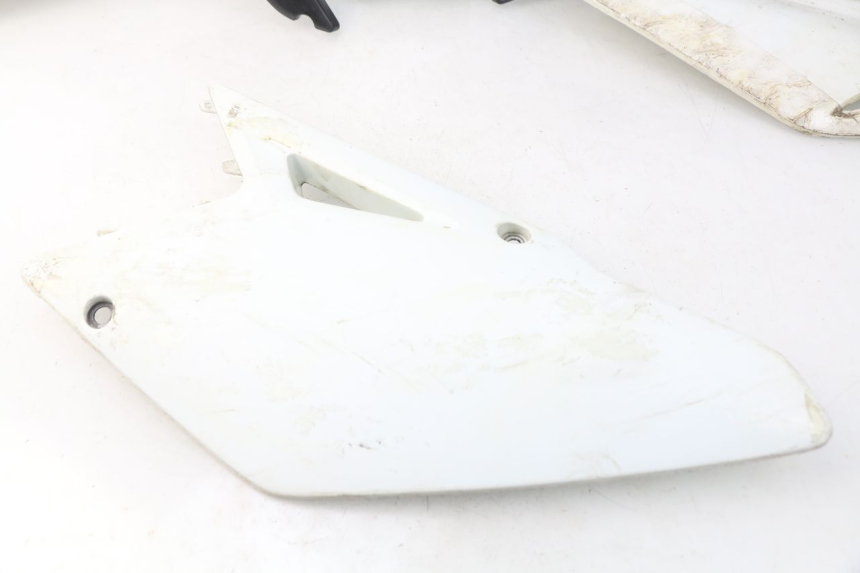 photo de CARROÇARIA E CARENAGEM COMPLETA SUZUKI RMZ RM-Z 450 (2008 - 2011) - Detalhes característicos