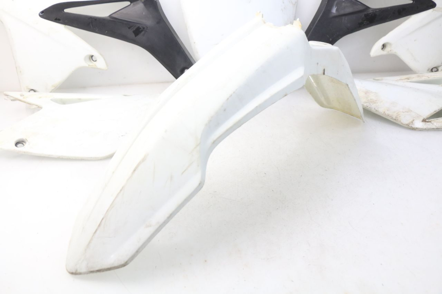photo de CARROÇARIA E CARENAGEM COMPLETA SUZUKI RMZ RM-Z 450 (2008 - 2011) - Inspeção visual