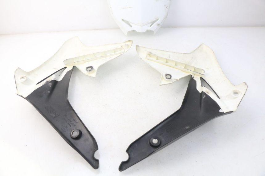 photo de CARROÇARIA E CARENAGEM COMPLETA SUZUKI RMZ RM-Z 450 (2008 - 2011) - Zoom do estado de desgaste