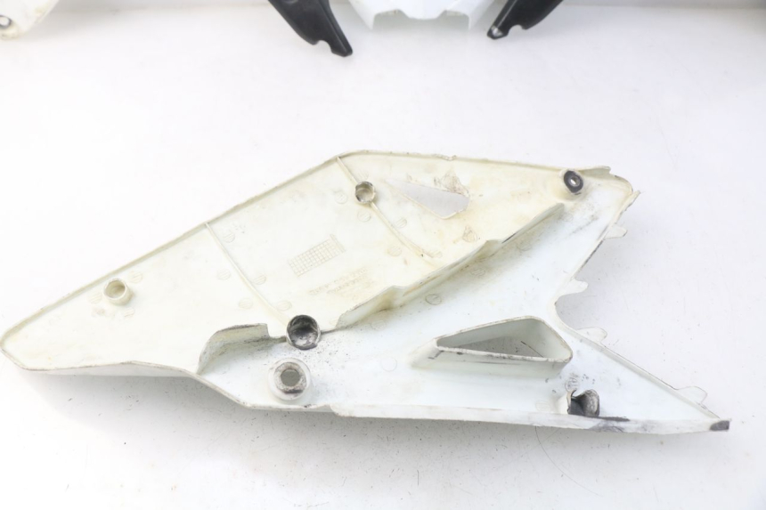 photo de CARROÇARIA E CARENAGEM COMPLETA SUZUKI RMZ RM-Z 450 (2008 - 2011) - Pontos de fixação