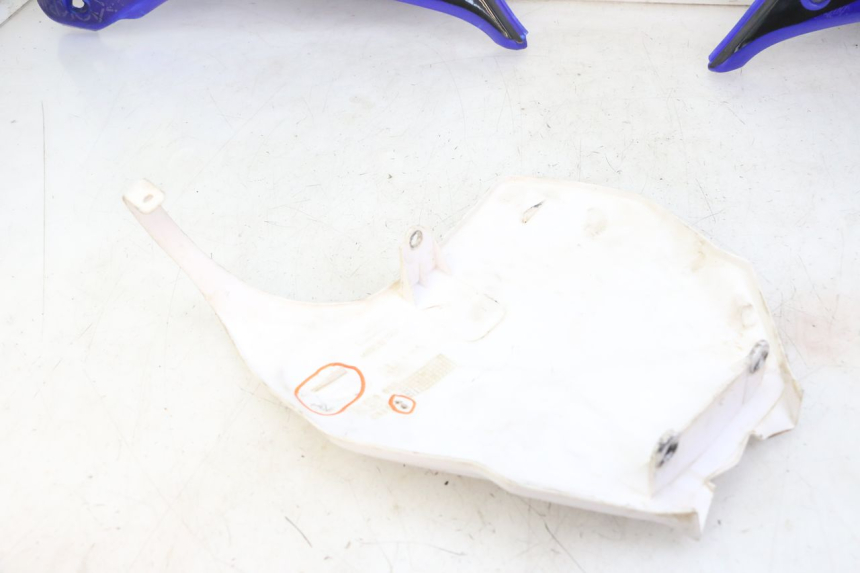 photo de CARROÇARIA E CARENAGEM COMPLETA YAMAHA YZ-F YZF 250 (2007 - 2013) - Zoom do estado de desgaste