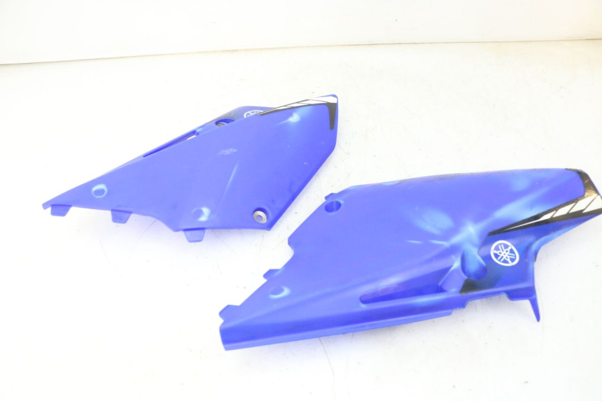 photo de CARROÇARIA E CARENAGEM COMPLETA YAMAHA YZ 125 (1998 - 2005) - Outro ângulo de visão