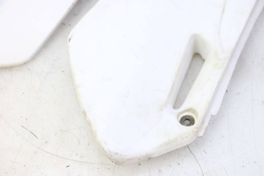 photo de CARROÇARIA E CARENAGEM COMPLETA YAMAHA YZ 85 (2002 - 2018) - Detalhes característicos