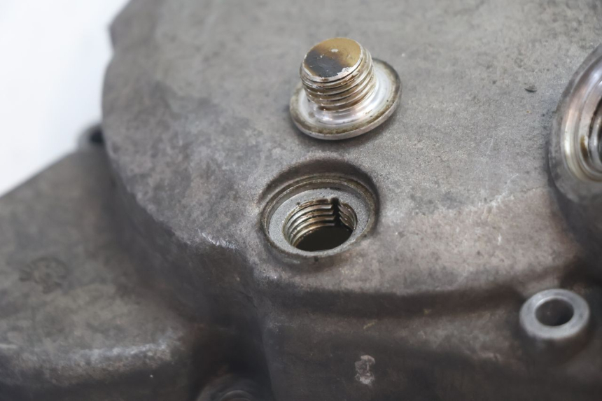 photo de TAMPA DE IGNIÇÃO HONDA FES S-WING SWING ABS 125 (2007 - 2015) - Zoom do estado de desgaste