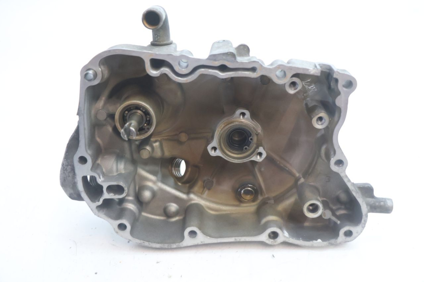 photo de TAMPA DE IGNIÇÃO HONDA FES S-WING SWING ABS 125 (2007 - 2015) - Pontos de fixação
