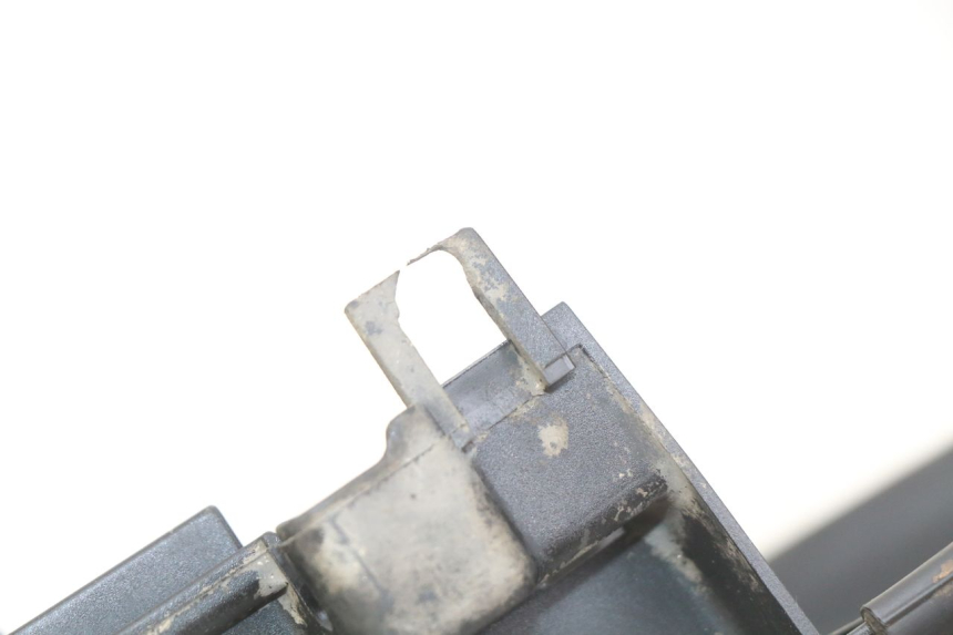 photo de TAMPA DE IGNIÇÃO MBK FLIPPER 50 (2004 - 2012) - Zoom do estado de desgaste