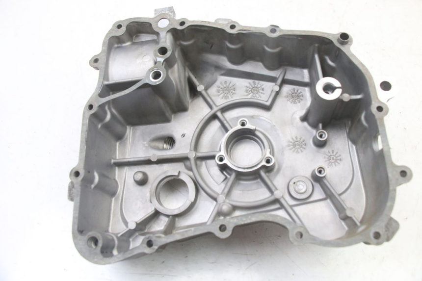 photo de TAMPA DE IGNIÇÃO KYMCO XCITING 500 (2007 - 2010) - Pontos de fixação