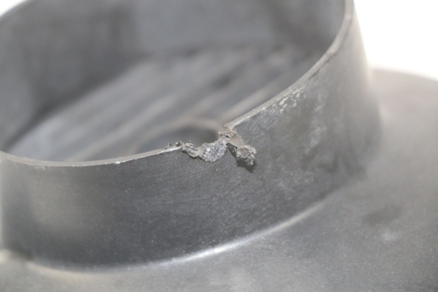 photo de TAMPA DE IGNIÇÃO HONDA SCV LEAD 100 (2003 - 2007) - Detalhe da peça