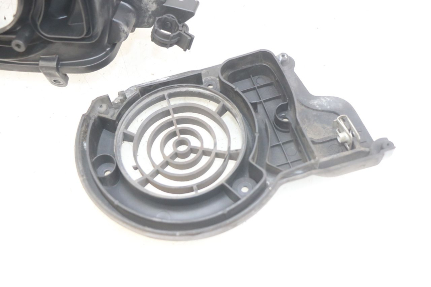 photo de TAMPA DE IGNIÇÃO PIAGGIO VESPA LXV 125 (2006 - 2009) - Pontos de fixação