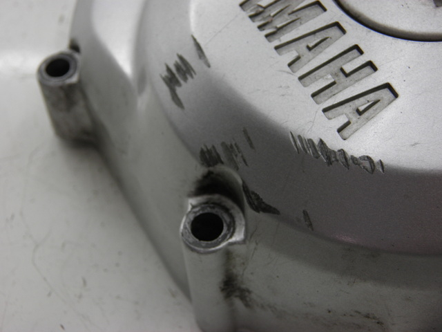 photo de TAMPA DO ALTERNADOR YAMAHA YBR 125 (2004 - 2006) - Zoom do estado de desgaste
