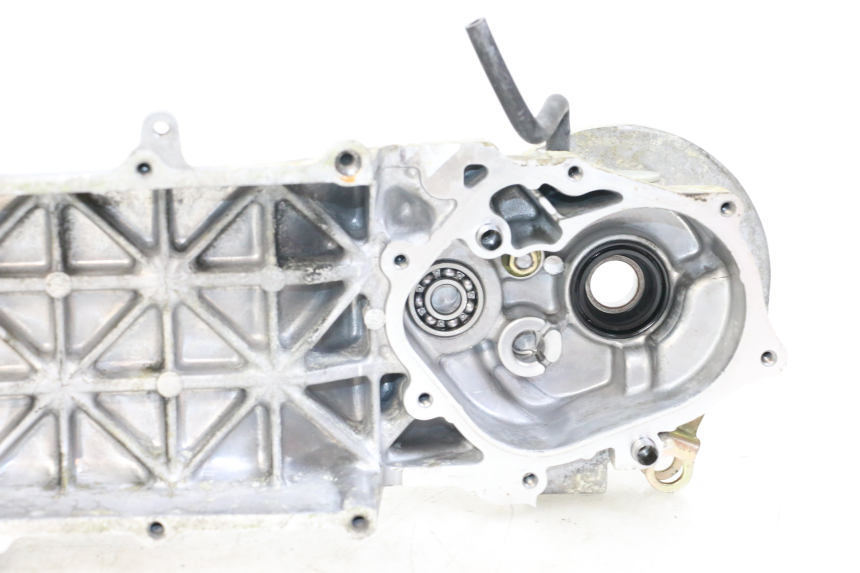 photo de CARTER INFERIOR DO MOTOR DAELIM A-FOUR 2T 50 (2005 - 2012) - Detalhes característicos