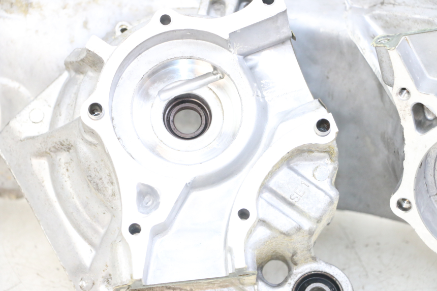 photo de CARTER INFERIOR DO MOTOR DAELIM A-FOUR 2T 50 (2005 - 2012) - Zoom do estado de desgaste