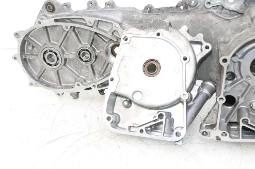 photo de CARTER INFERIOR DO MOTOR KYMCO AGILITY 16+ 4T 50 (2018 - 2023) - Detalhes característicos