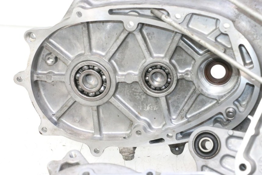photo de CARTER INFERIOR DO MOTOR KYMCO AGILITY 16+ 4T 50 (2018 - 2023) - Zoom do estado de desgaste